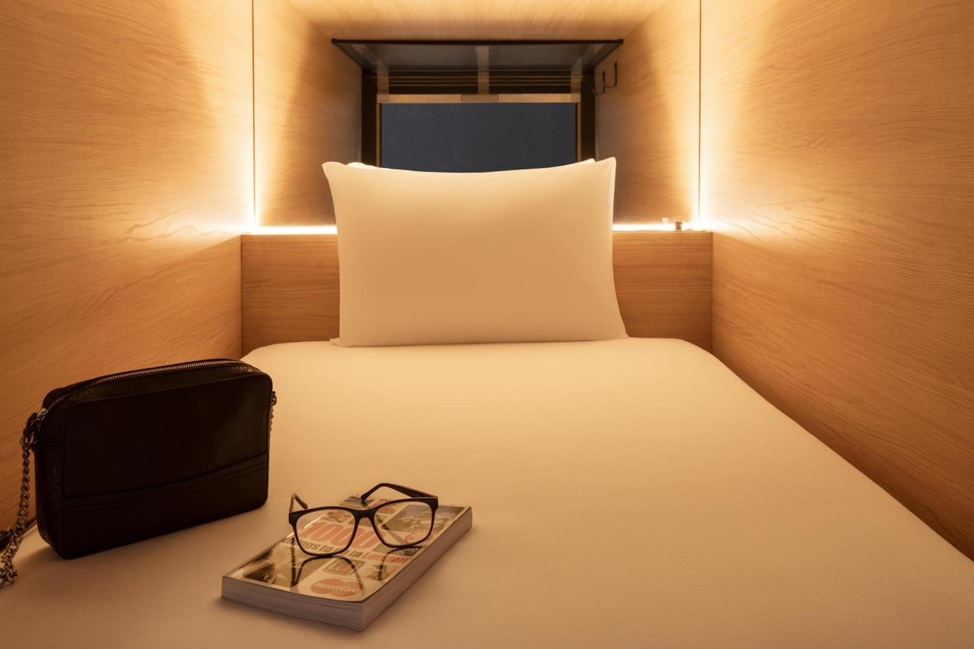 Capsule hotel Piccadilly *