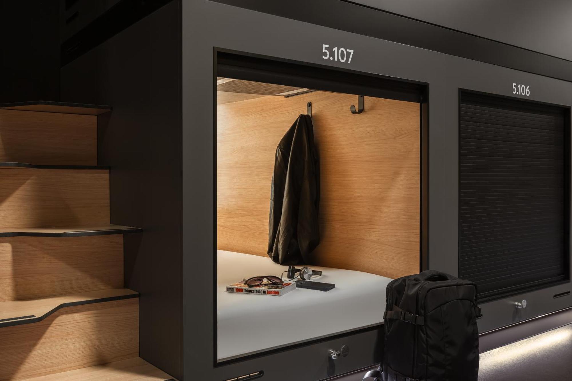 Capsule hotel Piccadilly *